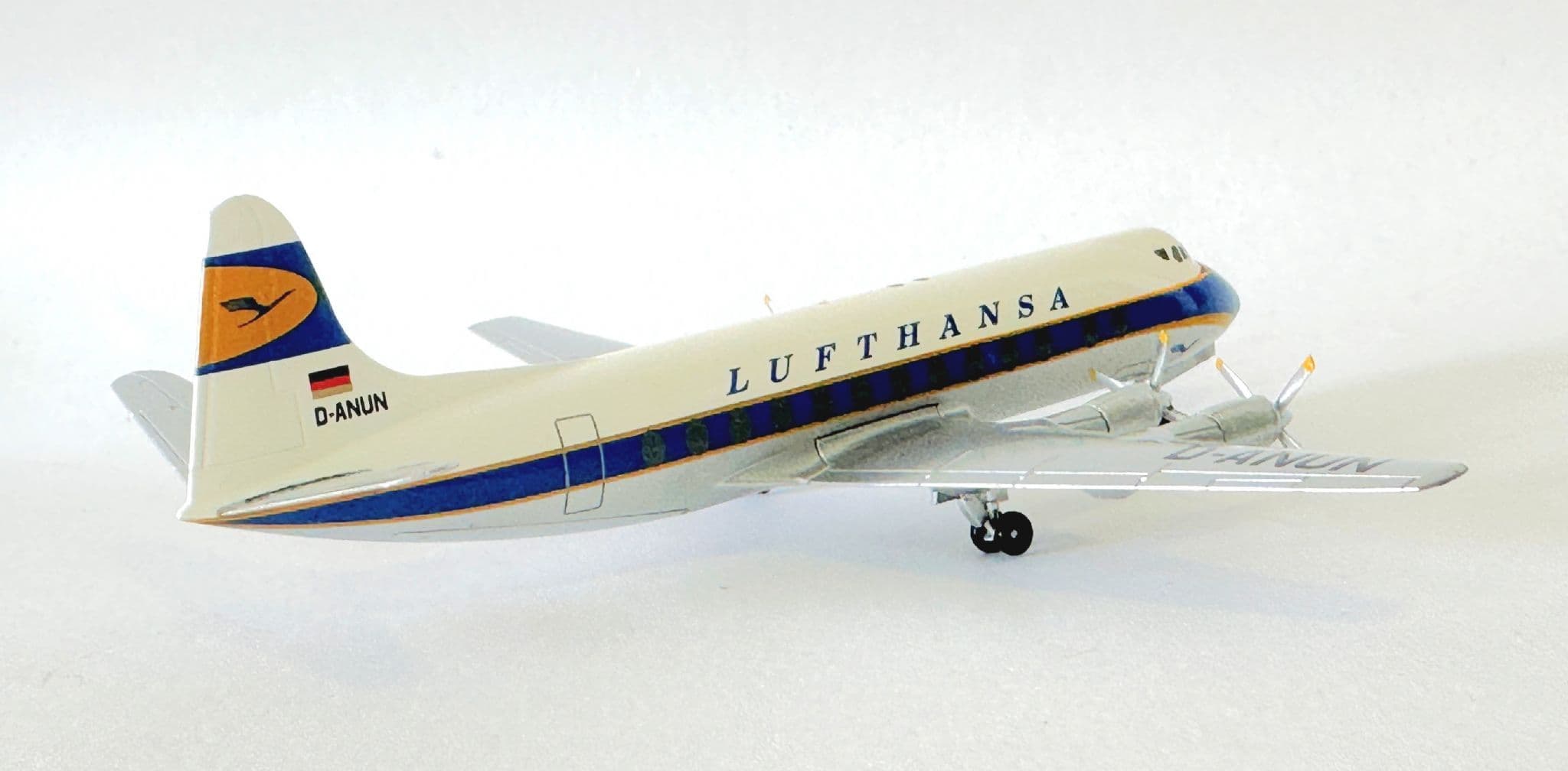 Vickers Viscount Lufthansa Diecast Metal Collectors Model Scale 1