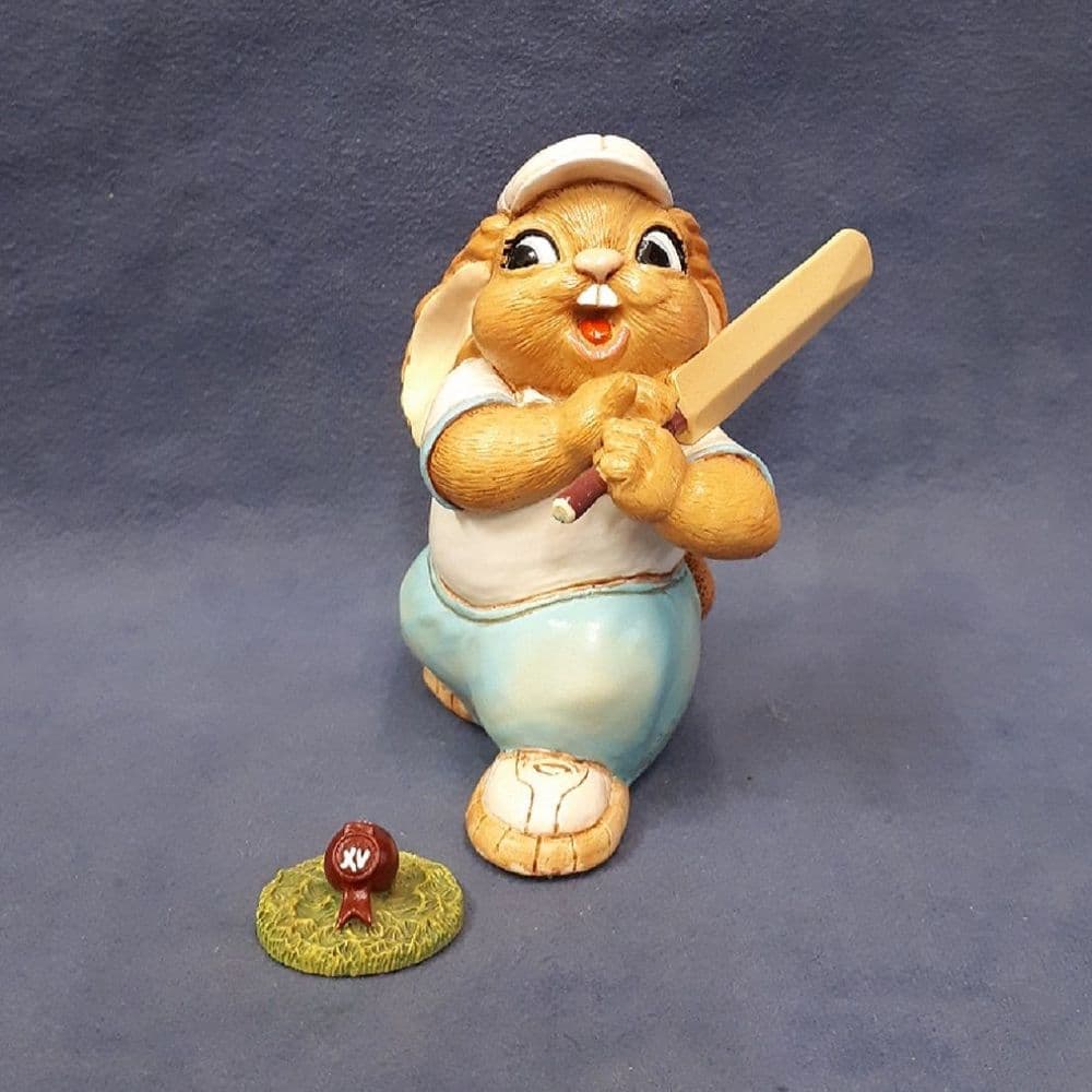 2007 Collectors Club PenDelfin Rabbit Figurine Batty with Ball