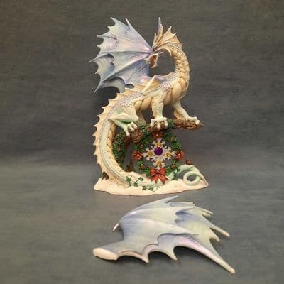 Land Of The Dragons Figurine The Holly & The Ivy