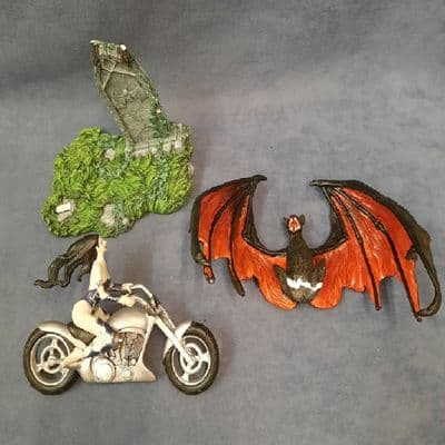 Land Of The Dragons Figurine Vampire of Underworld