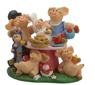 Piggin It's A Piggin Mad World Ltd Ed Figurine # 14