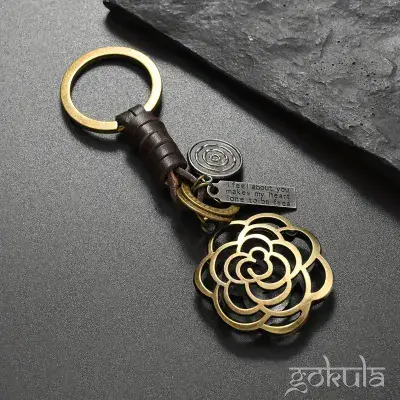 Men’s Vintage Flower Keychain – 5-Petal Rose Faux Leather & Golden Antique Finish