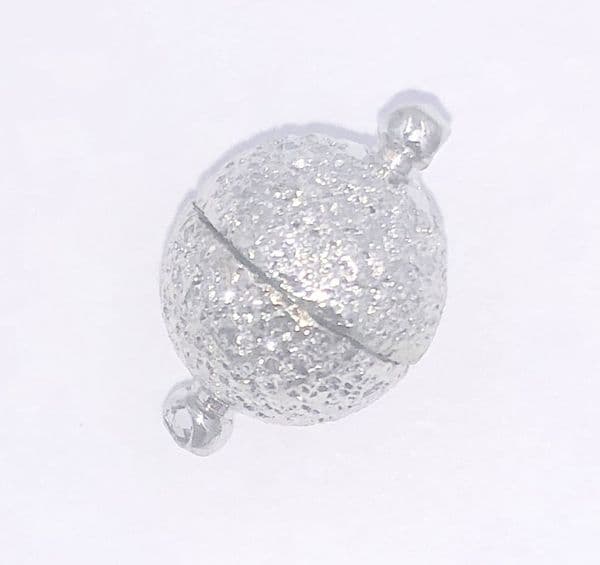 2 x Frosted round rhodium magnetic ball clasp 10mm 50/50