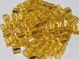SB0003 SQUARE BEADS 4 MM GOLD SILVER LINED *(15 grams)