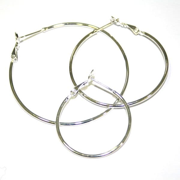 Silver plated round shape earring