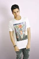 T-shirt with chest print