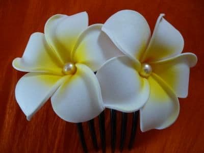 Peigne fleur frangipanier * Kauai perle* blanc