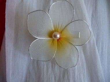 Pince cheveux frangipanier fantaisie * perle
