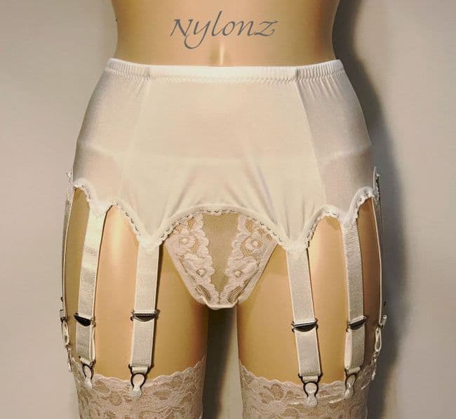 14 Strap Plain Panel Suspender Belt White