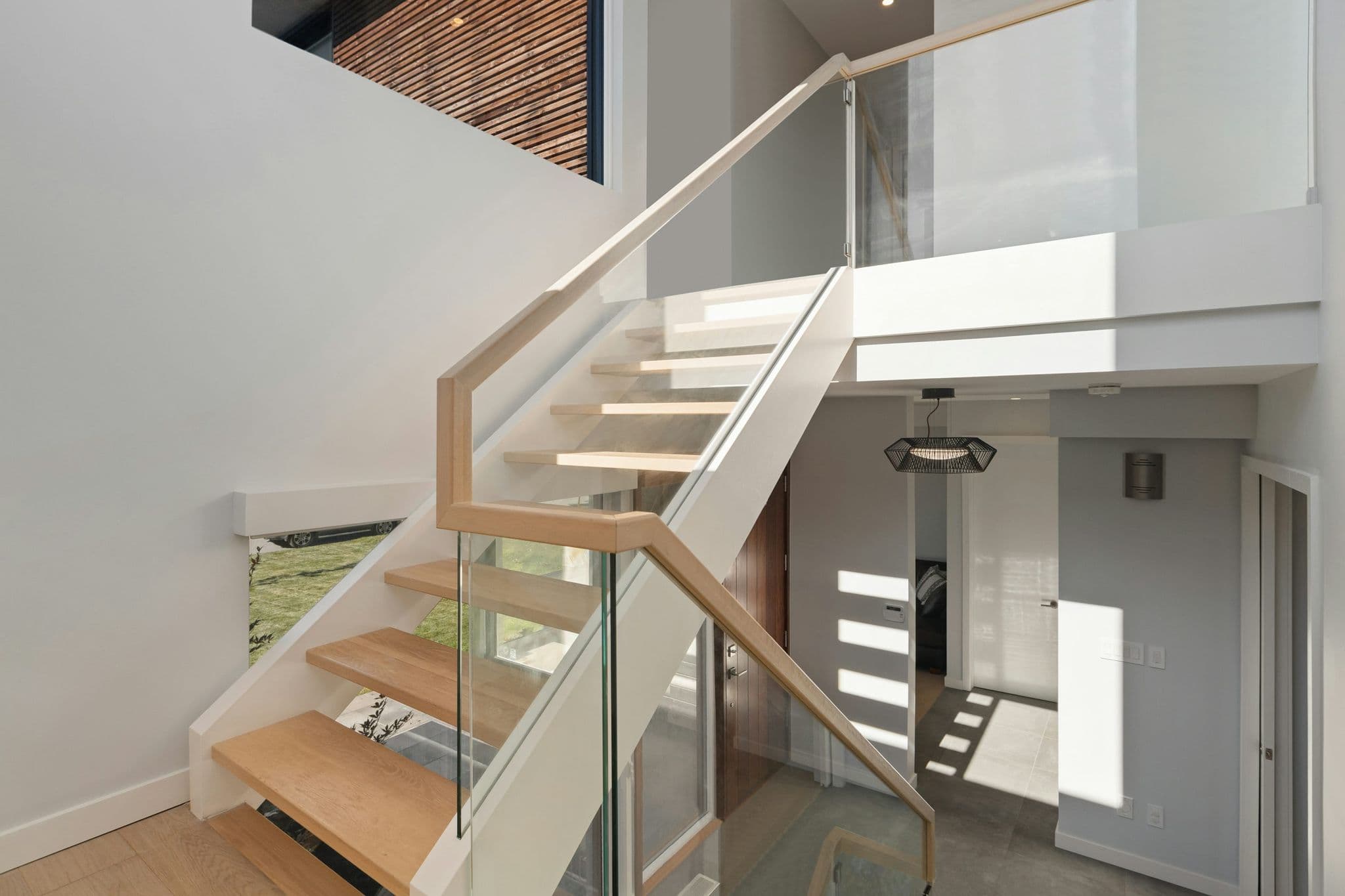 Oak & Glass Staircase Ideas: Kits and Inspiration for Modern Homes
