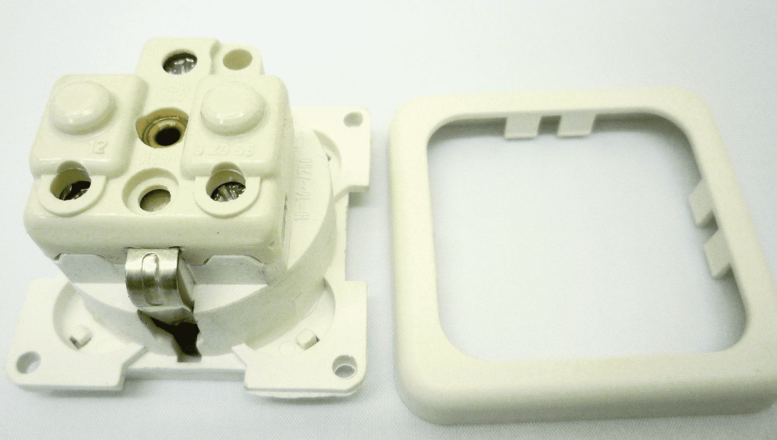 Caravan White External Utility Box TV SAT 12v 240v Socket Outlet