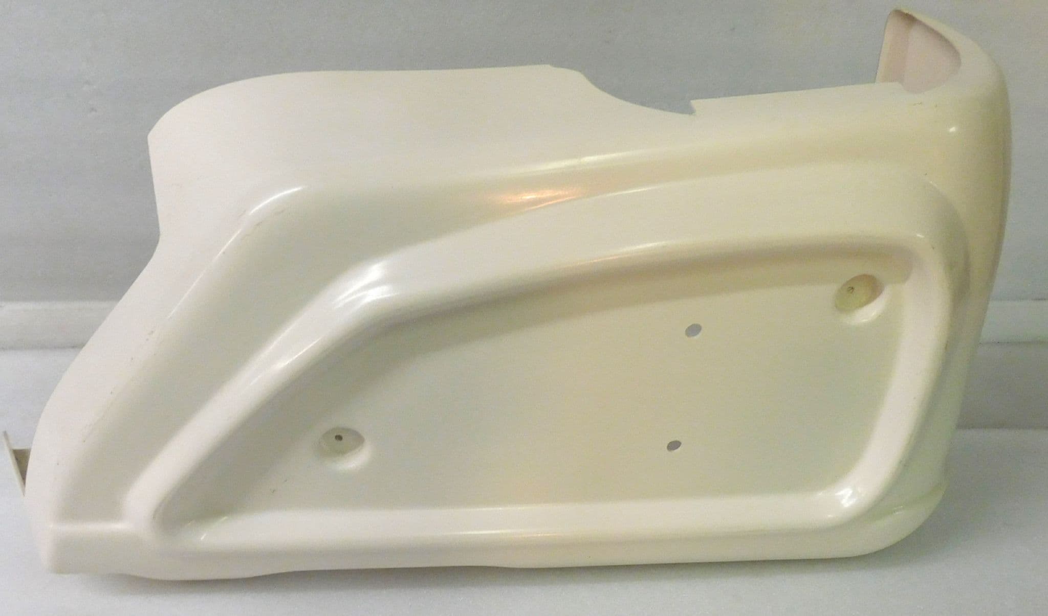 Bailey end cap/rear bumper moulding O/S GRADE 2
