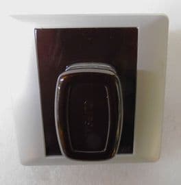 CLIPSAL Electrics 2 pin socket with plug 12v