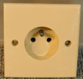 CLIPSAL electrics motorhome caravan shuko socket