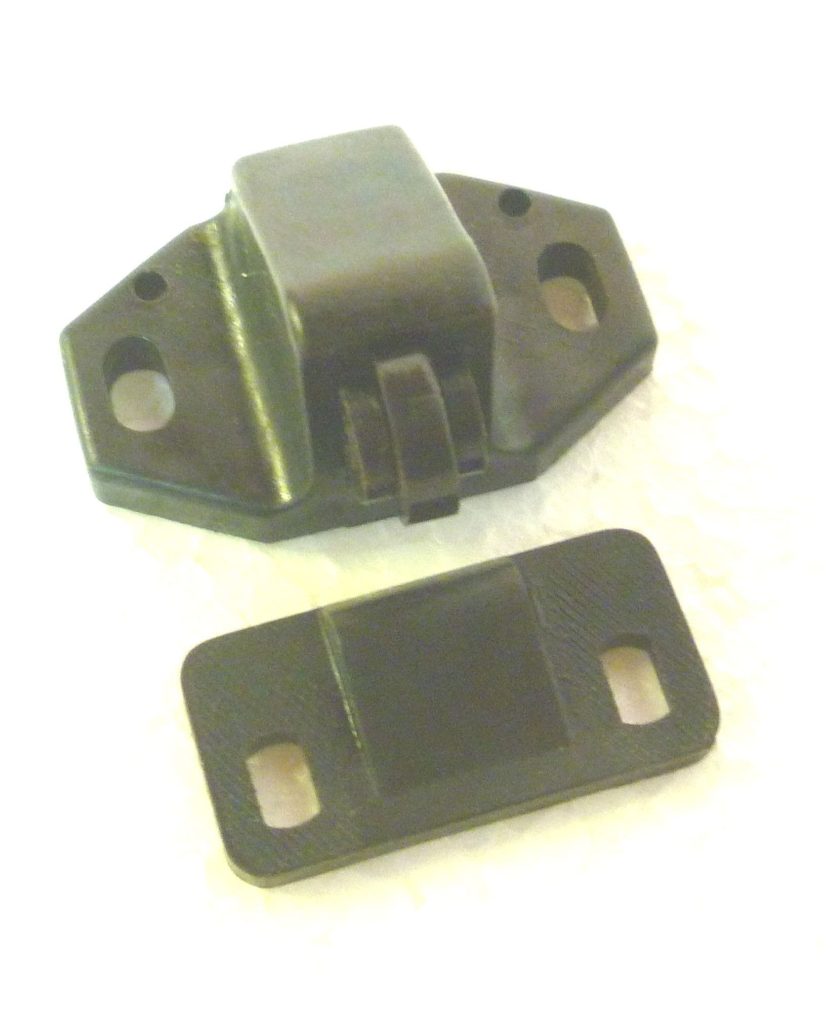 Hafele Twin Double Roller Catch For Brown Doors – Plastic, For Cupboards, Caravans, Motorhomes
