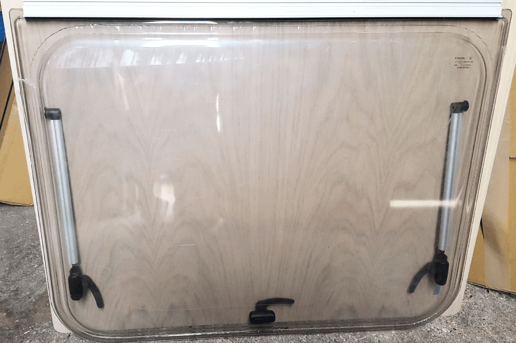 Dometic 1406116 Top Hung Window 700 X 520mm