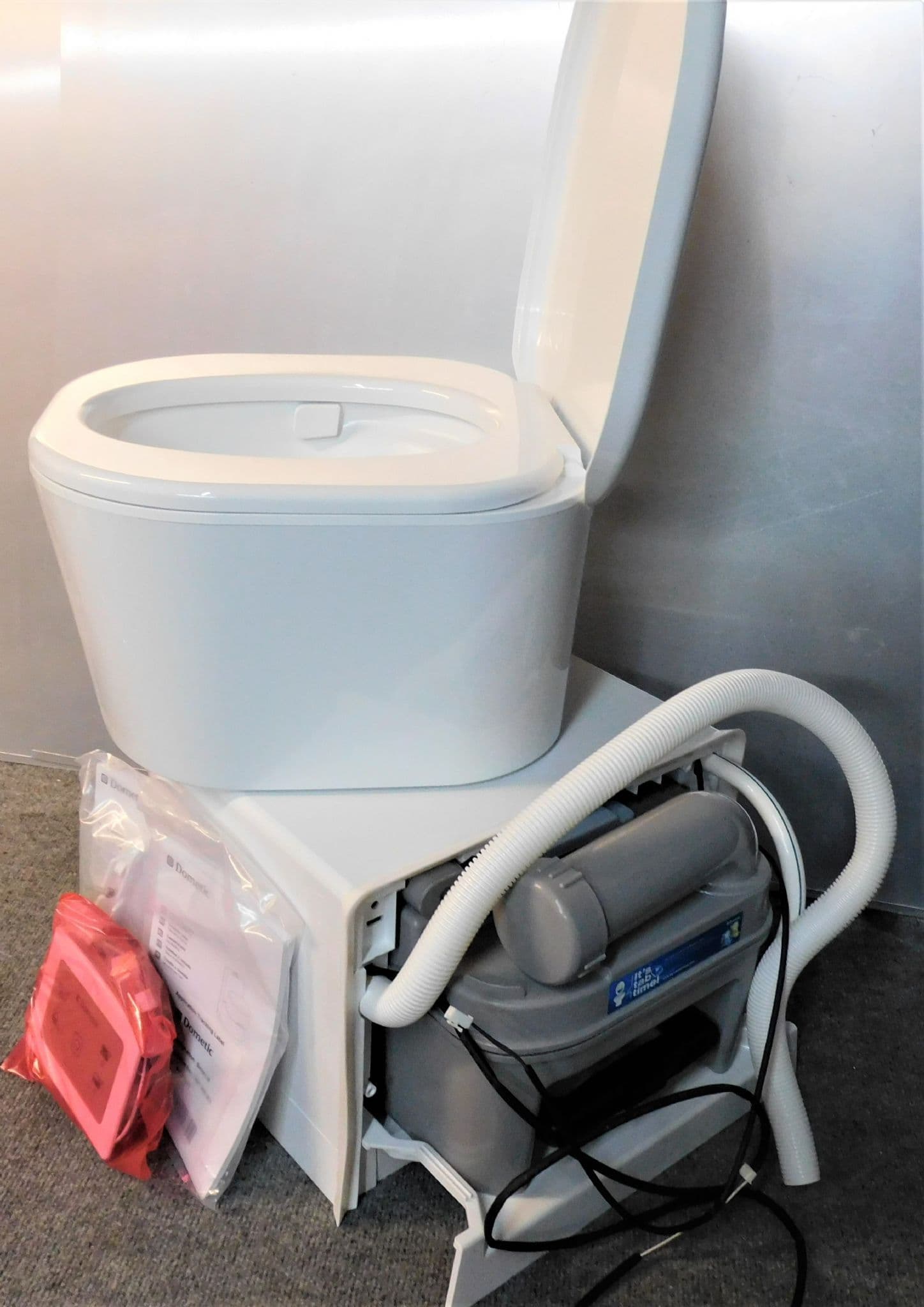 Leisure Depot Toilet Blue Chemical For Cassette Toilets - 2 Litre Bottle For Caravan, Motorhome, Boat