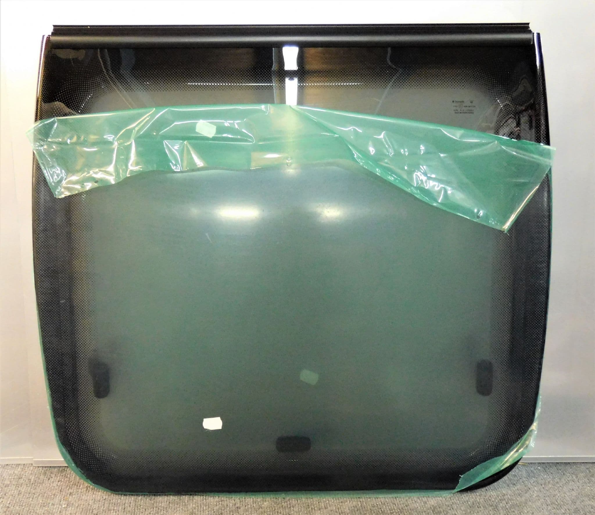 Dometic Seitz caravan motorhome window 600 x 550 opaque