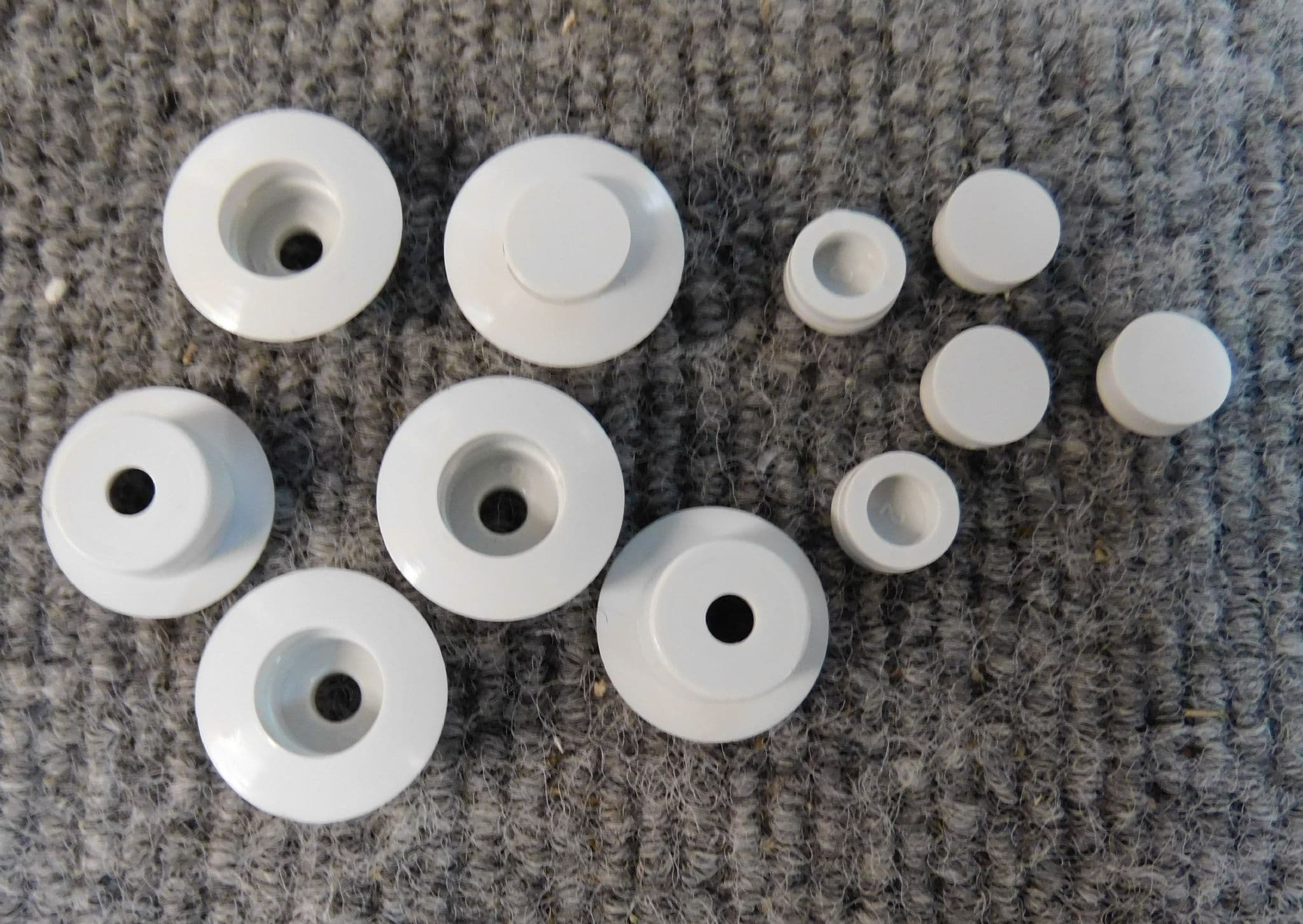 Screwed Cap Rv Motorhome caravan Screw cap & covers wheel arches etc LT GREY