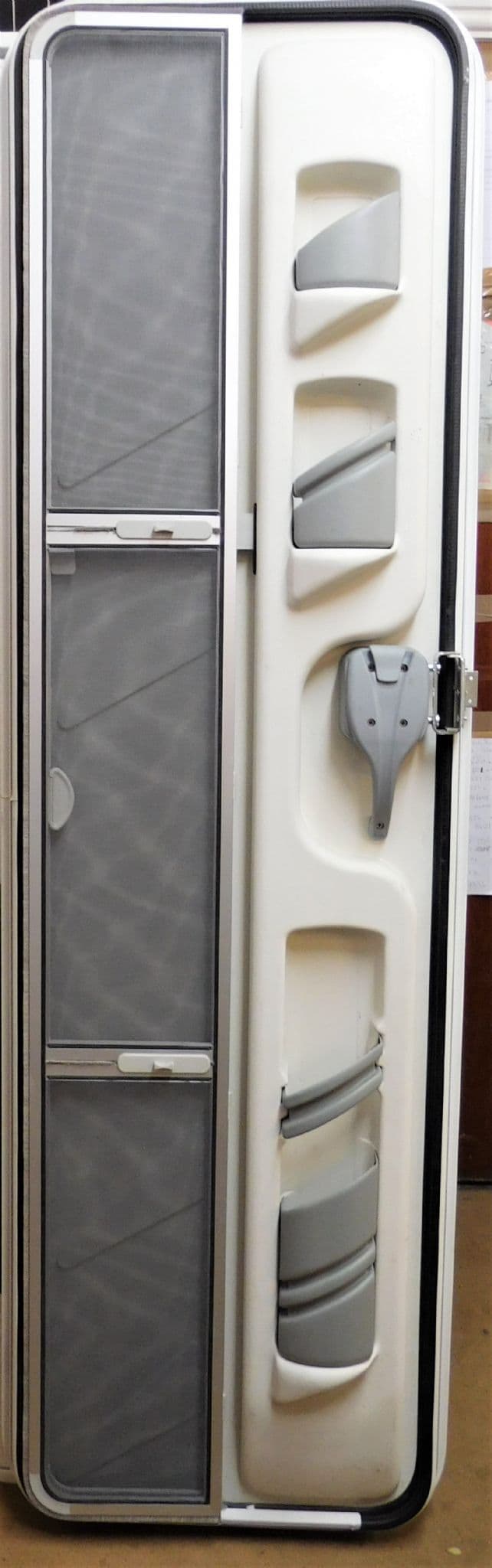 Motorhome habitation door 18