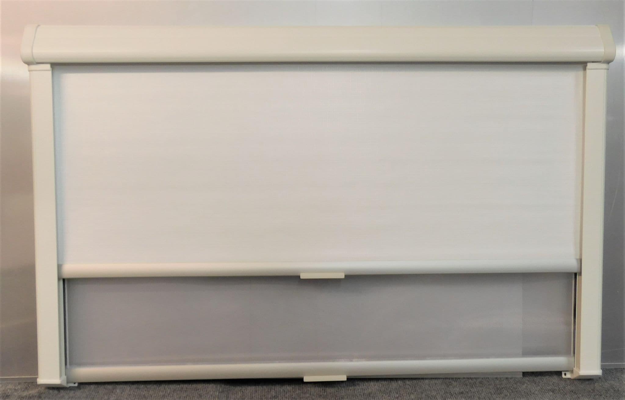 Seitz Coachbuilt camper/caravan window blind 740x370mm 154