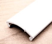 Wallboard de-mould joint strip