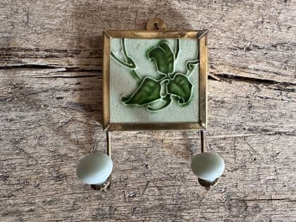 Small Vintage Colonial Tile - Green Vine