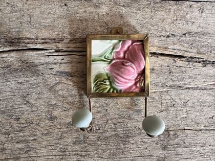 Small Vintage Colonial Tile - Pink Lotus