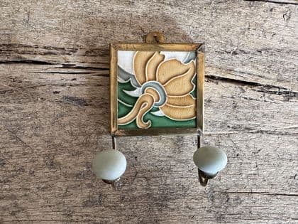 Small Vintage Colonial Tile - Yellow Lotus