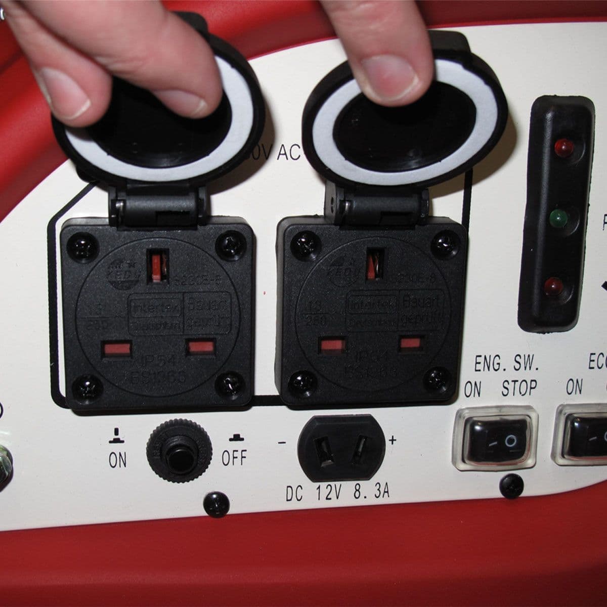 Clarke IG2200 Leisure Inverter Petrol Generator 12VDC And 2 x 230V50Hz