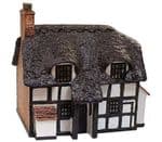 42-0019A  Scenecraft Thatched Cottage - Black & White