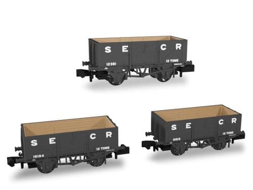 942003 -Rapido Trains SECR Wagons Pack 3 - SECR Livery 7 Planks (Dia.1355)