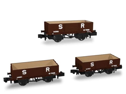942006  Rapido Trains- SECR Wagons Pack 2 - SR pre-36 Livery 5 Planks (Dia.1349)