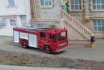 Arch Laser A3D070 N Gauge Dennis RS Fire Engine + fire fighter