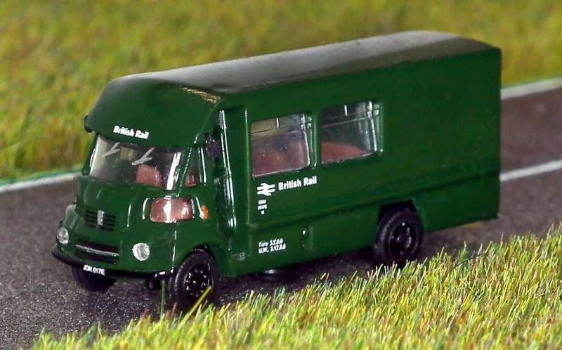 B T Models DA-62 DA62 Leyland FG Van Crewbus British Rail Railways Green