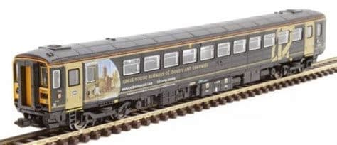 Dapol 2D-020-003 Class 153 153302 Wessex Trains Black/Gold