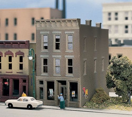 DPM50100 Bruce's Bakery N Scale