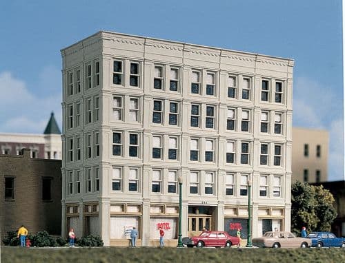DPM50900 Hilltowne Hotel N Scale
