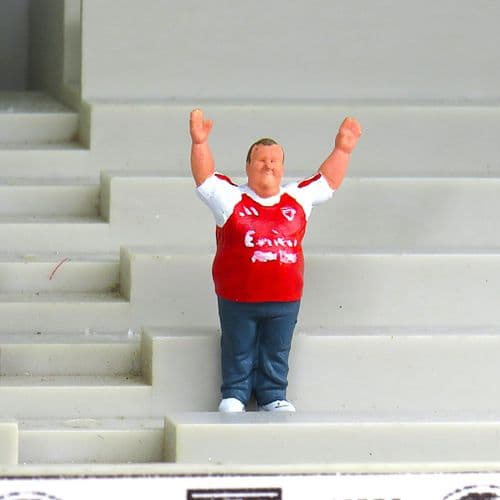 OO Gauge 1:76 Football Fan Arsenal Painted Figure (1)
