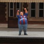 OO Gauge 1:76 Football Fan Crystal Palace Painted Figure (1)