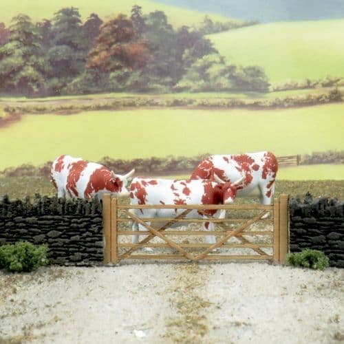 OSBF TT 121 TT 1:120 Scale  Ayrshire Cattle X 3 (painted)