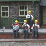 OSBF152 OO Gauge Tea Break (painted) (pack of 4) (1)
