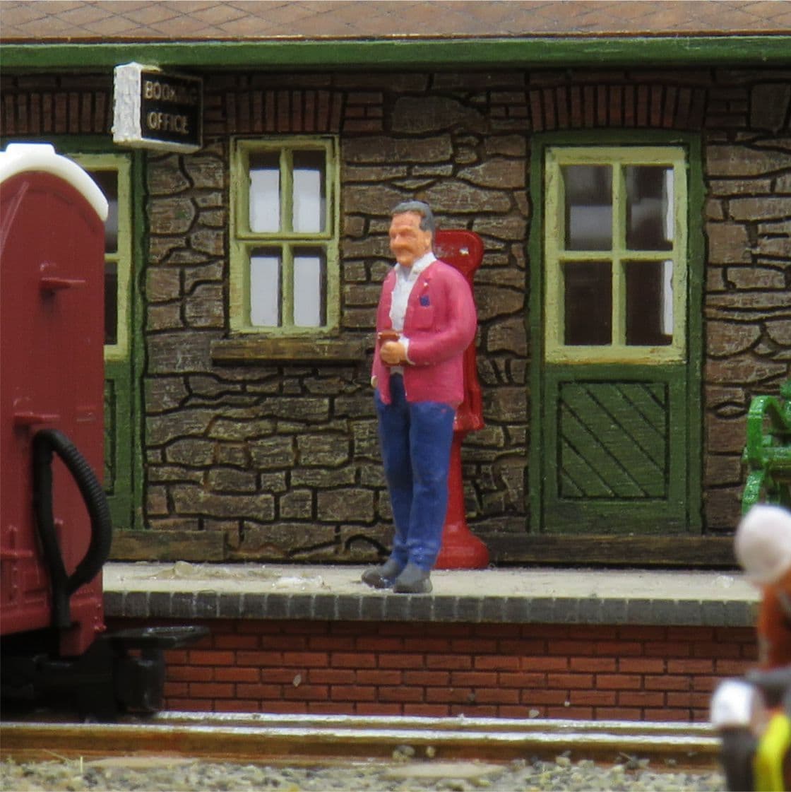 OSBF163 OO Gauge Michael Portillo painted figure