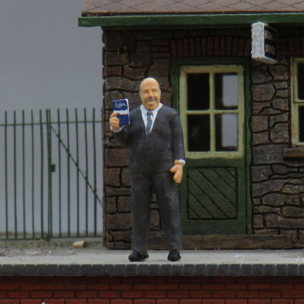 Oo Scale Statue OSBF170 OO gauge Dr Beeching painted figure