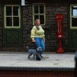 OSBF185 OO Gauge Figures Lady Walking Dog (painted)