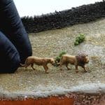OSBF188 HO Scale Figures Lions X2 (painted)