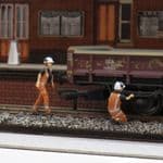 OSBF218 OO Gauge Figures Female Freight Terminal Workers (painted) (pack of 2)