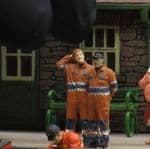 OSBF219 OO Gauge Figures Francis and Chris save a train (pack of 2)