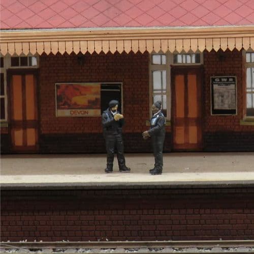 OSBF220 OO Gauge Figures  Revenue Protection team (pack of 2)