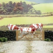 OSBFTT121 TT 1:120 Scale  Ayrshire Cattle X 3 (painted)